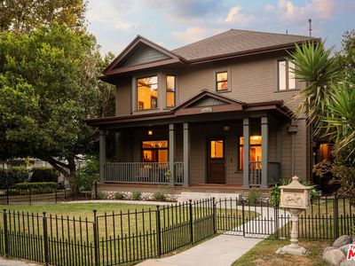 1411 N Los Robles Ave, Pasadena, CA, 91104