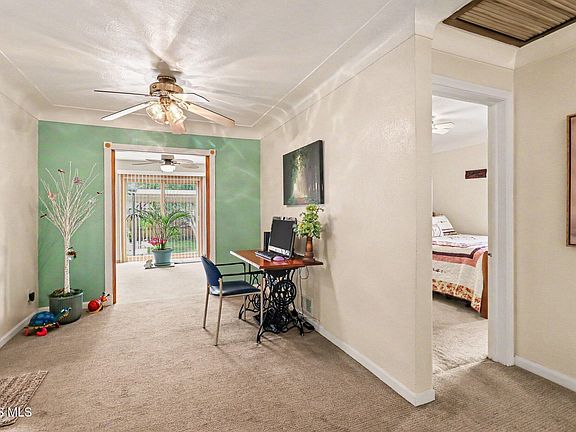 4th image of 217 Woodland Ave
