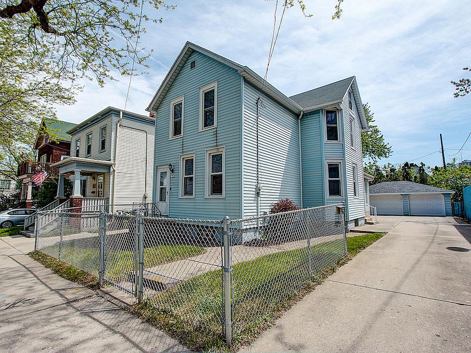 1st image of 1744 N Humboldt Ave