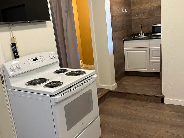 25084 Valle Dr #1 — Photo 7