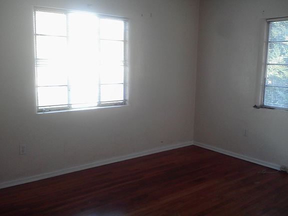 3rd image of 2602 Betty St