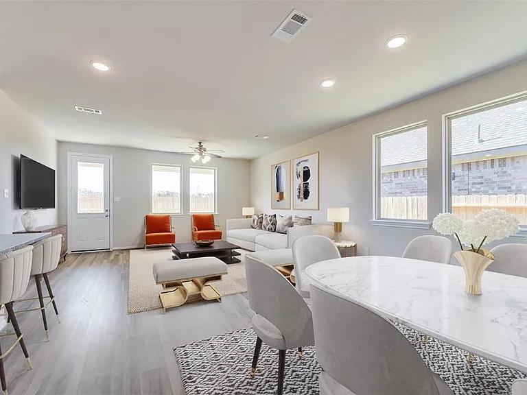 2639 Westward Hill Dr — Photo 3