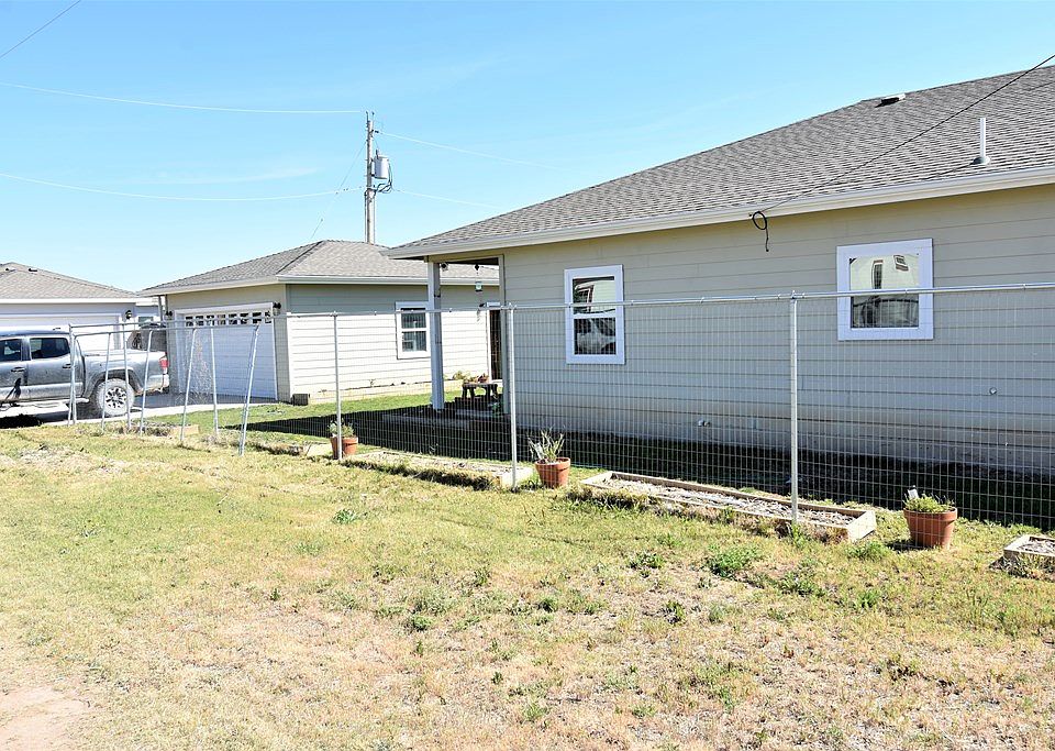 1609 W Uvalde St, Alpine, TX 79830 Zillow