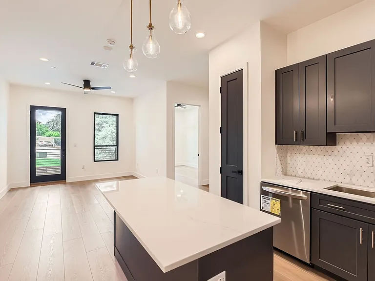 10899 S Hausman Rd #201 — Photo 12