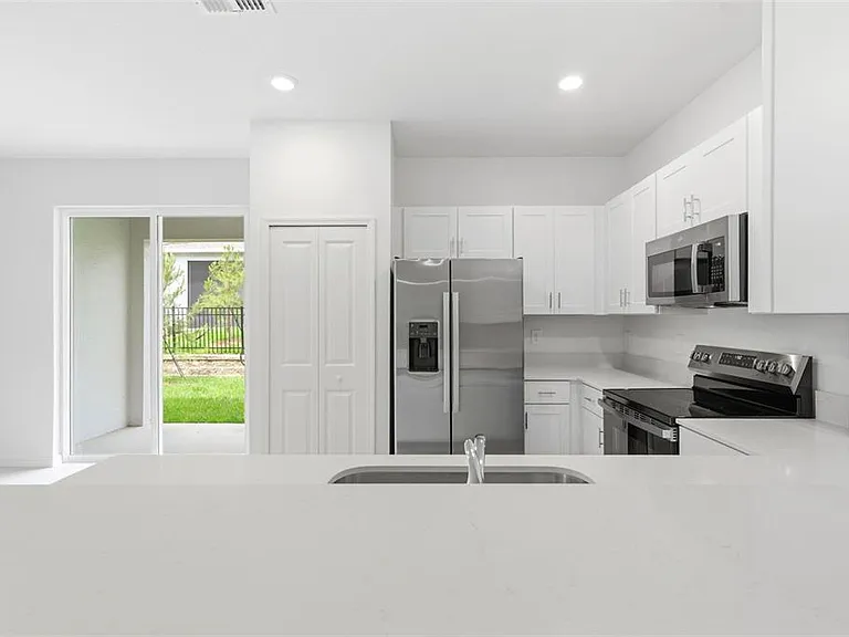 9851 Feaster Dr — Photo 17