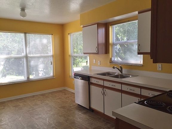 4th image of 2419 Coach House Blvd APT 1