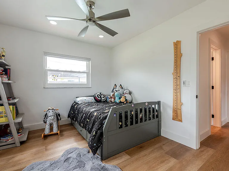 115 Saint Cloud Ln — Photo 10