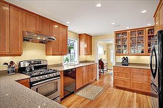 5th image of 7019 Brooklyn Ave NE