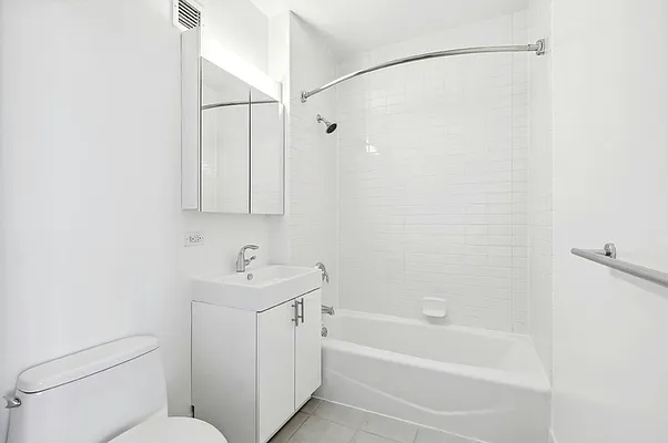 Rented by Greystar | media 8