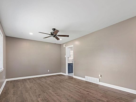 3rd image of 1283 Eason Ave