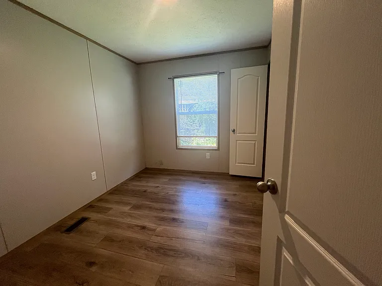 83 Southwick Dr — Photo 18
