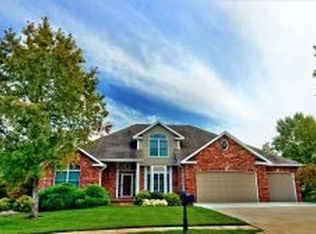 2800 Ashwood Dr, Columbia, MO 65203