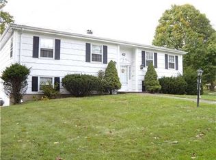 42 Park Hill Dr, New Windsor, NY 12553