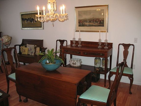 Formal dining room