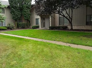 1867 Meadow Dale Ct, Rochester, MI 48309