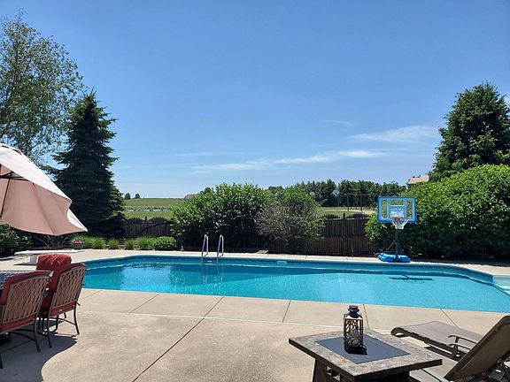 4th image of 25457 Blakely Dr