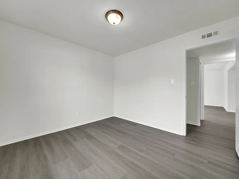1300 Rivercrest Blvd — Photo 15