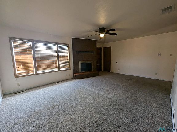 3rd image of 208 W Christopher Dr