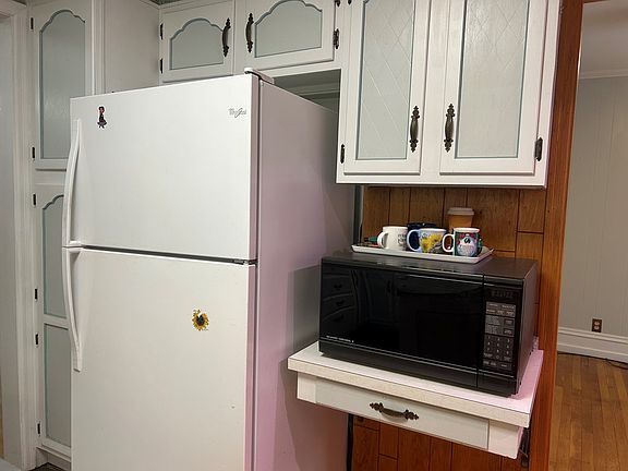3rd image of 407 Ross St
