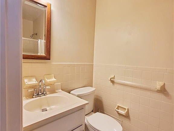 5th image of 849 Baldwin Ave APT 2E