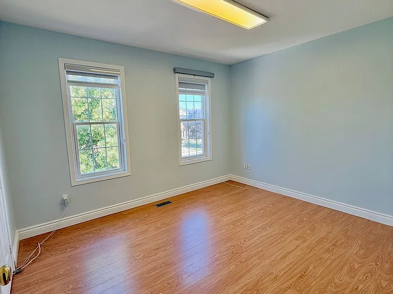 21 Sugarhill Dr #UPPER — Photo 12