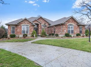 104 Stonebridge Estates Ct, Maryville, IL 62062