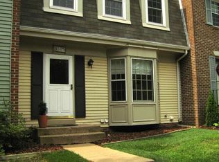 8565 Dellway Ln, Vienna, VA 22180