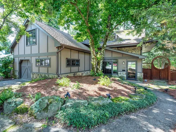 1016 E Maxwell Ln, Bloomington, IN 47401