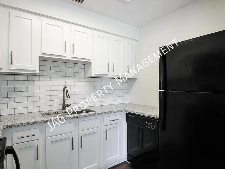 1426 Berrier St #4 — Photo 11