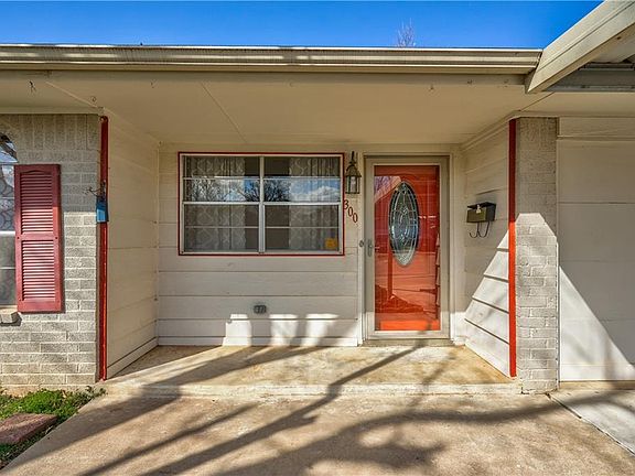 3rd image of 300 Kimberly Ln