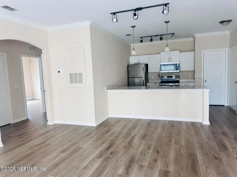 8290 Gate Pkwy W #213 — Photo 1
