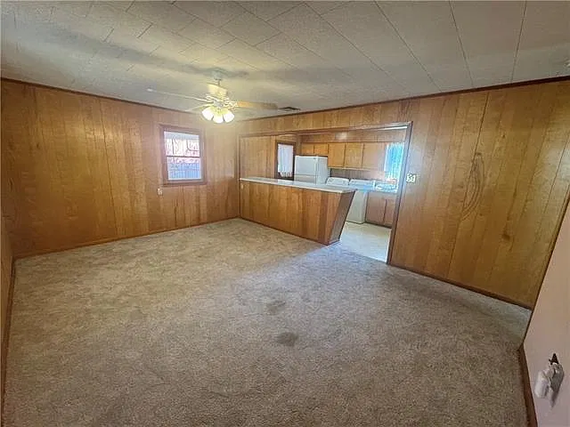 3 bed, 1.0 bath, 874 sqft, $1,750 — Photo 3