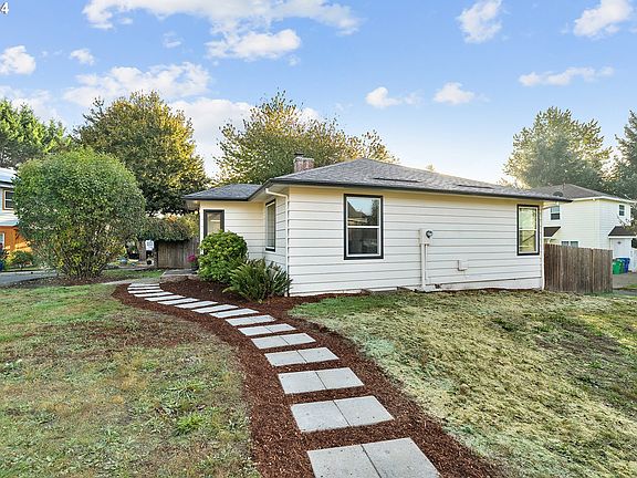 4th image of 5650 SE Kayla Ct