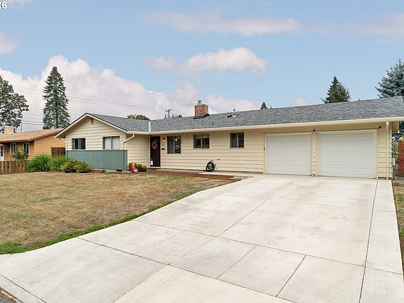 2nd image of 2867 NE Azalea St