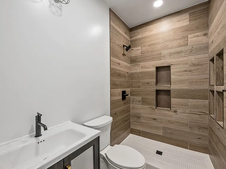 684 Closter Dock Rd — Photo 24