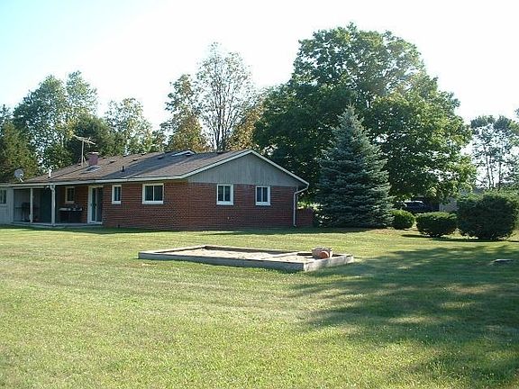 3rd image of 6921 Almond Ln