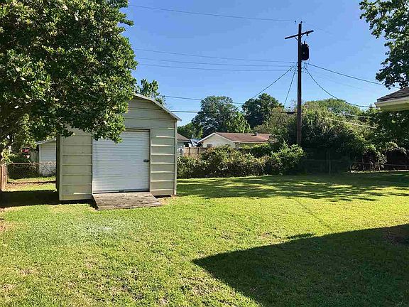 4th image of 3870 Broadmoor Dr
