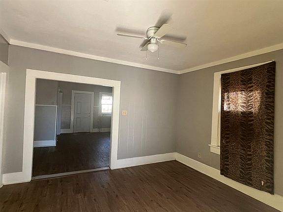 4th image of 3014 Desoto St