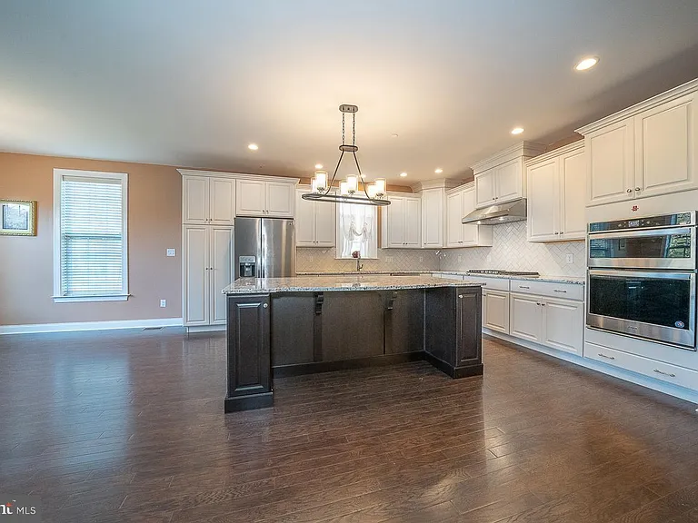 3701 Parris Blvd — Photo 25