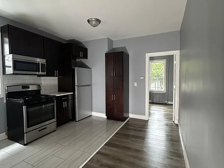 32 Corbin Ave — Photo 1