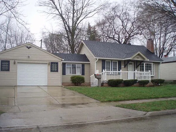 582 Roth Blvd