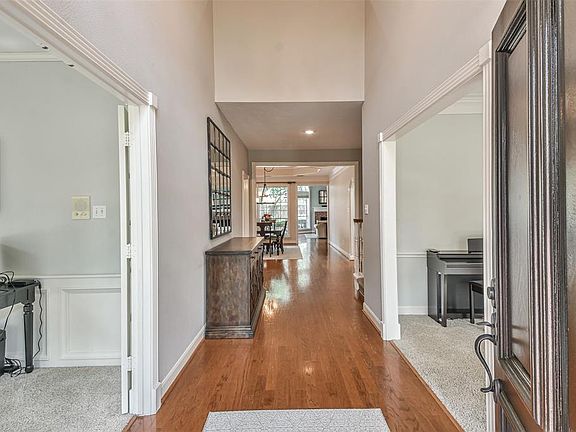Beautiful Entrance showing the beautiful Hardwood flooring