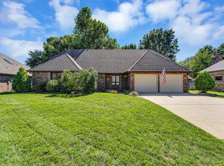 2016 E Lakewood Street, Springfield, MO 65804