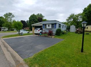 7 Lakewood Vlg, Medina, NY 14103