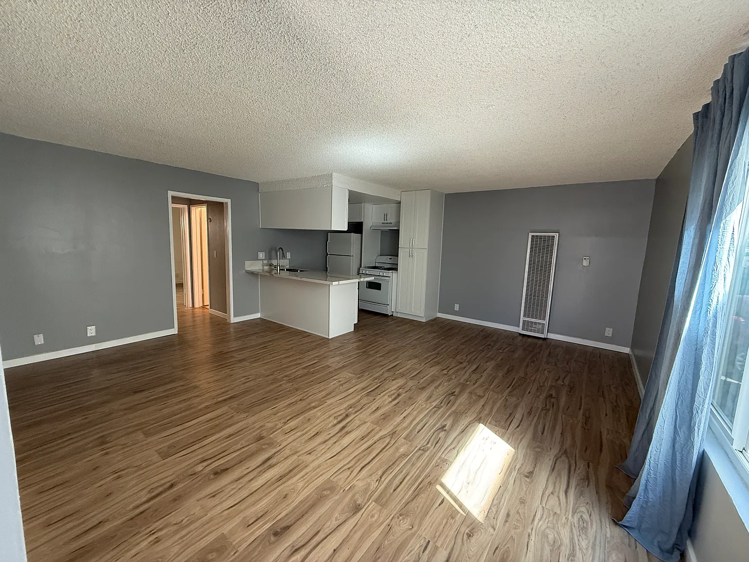 1 bed, 564 sqft, $2,050 — Photo 2