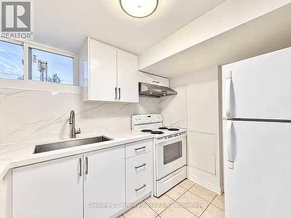 5th image of 701 Maria St