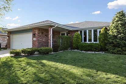 1st image of 8900 Meadowview Dr
