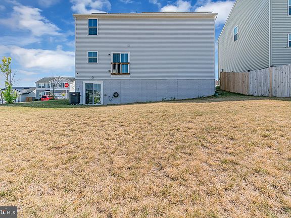 5th image of 200 Woolen Mills Dr