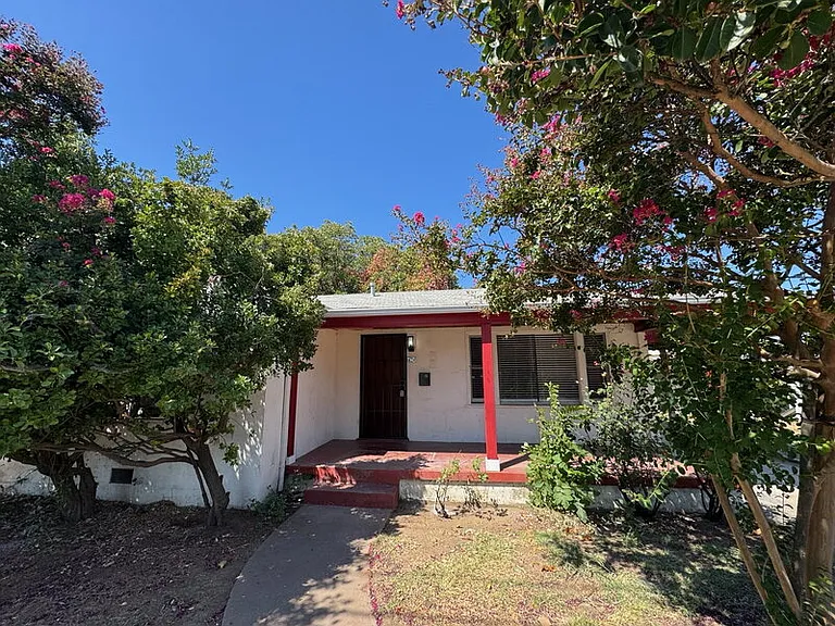 474 Gray Ave — Photo 1