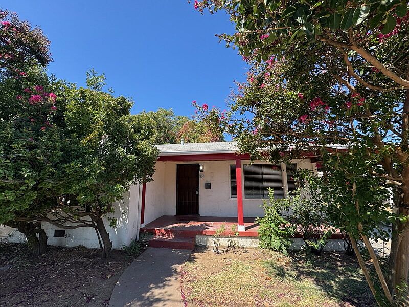 1st image of 474 Gray Ave
